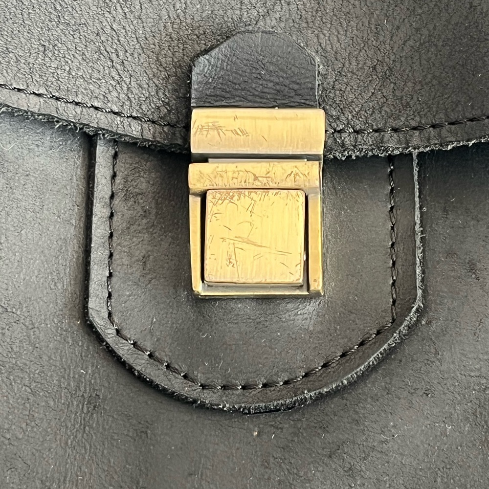 R S Leather Backpack - Picture 4 of 8